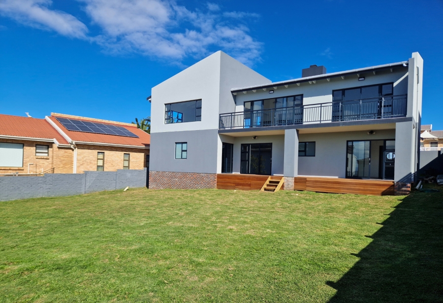 3 Bedroom Property for Sale in Wavecrest Eastern Cape